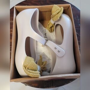 Mini Melissas Elegant Cream Mary Jane Shoes with Gold Accents